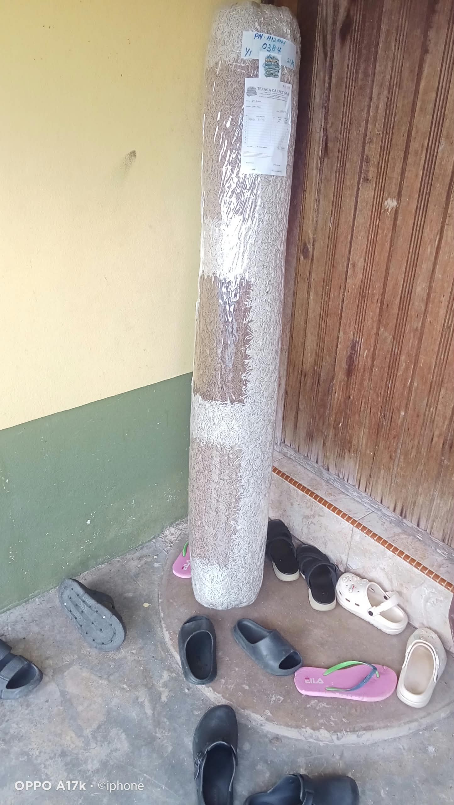 Karpet pelanggan selepas siap dicuci dan dibalut