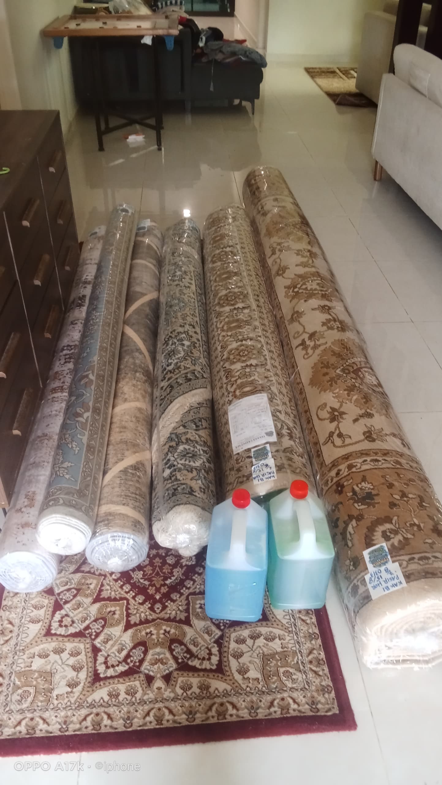 Karpet pelanggan selepas dicuci dan siap untuk dihantar